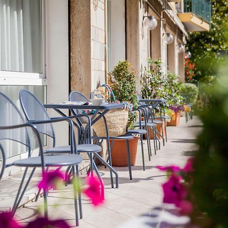 Hotel Curtis Centrale Alassio Dış mekan fotoğraf