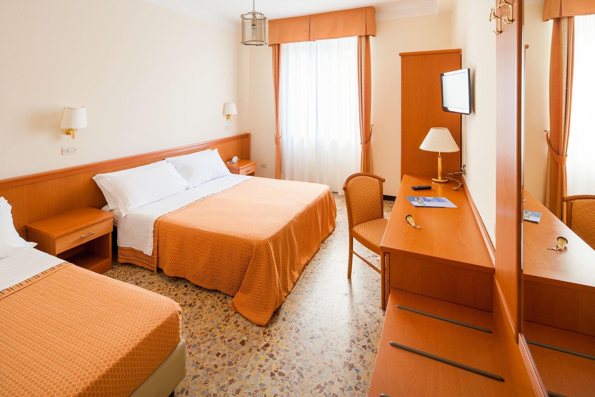 Hotel Curtis Centrale Alassio Dış mekan fotoğraf