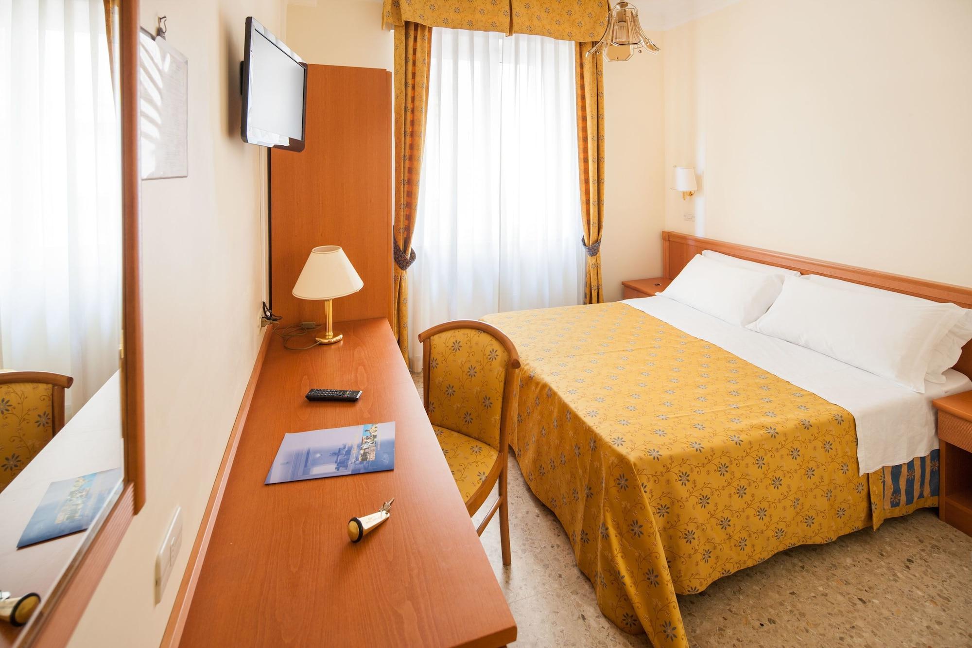 Hotel Curtis Centrale Alassio Dış mekan fotoğraf