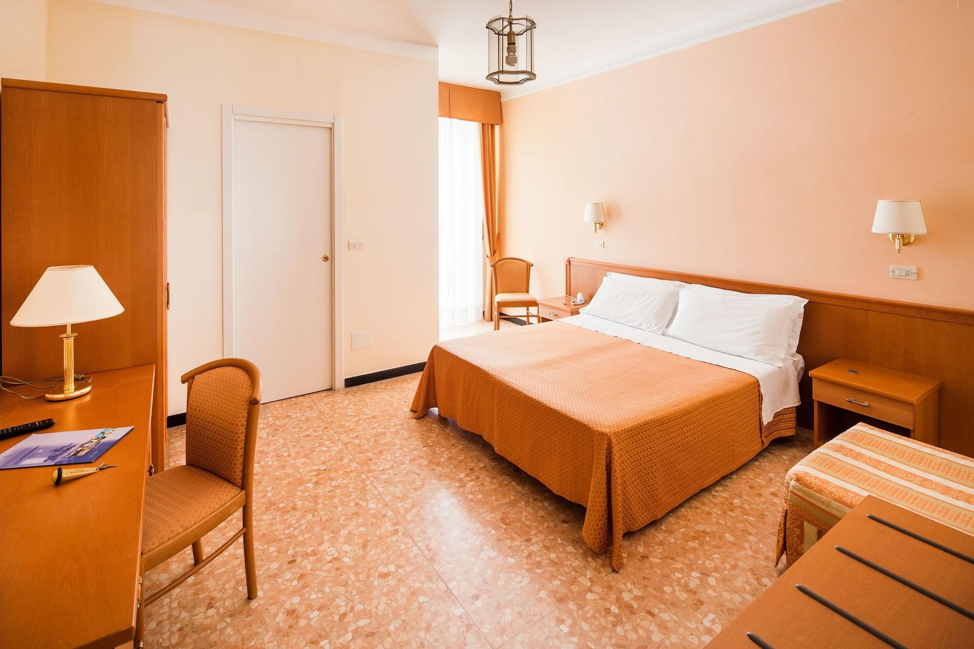 Hotel Curtis Centrale Alassio Dış mekan fotoğraf