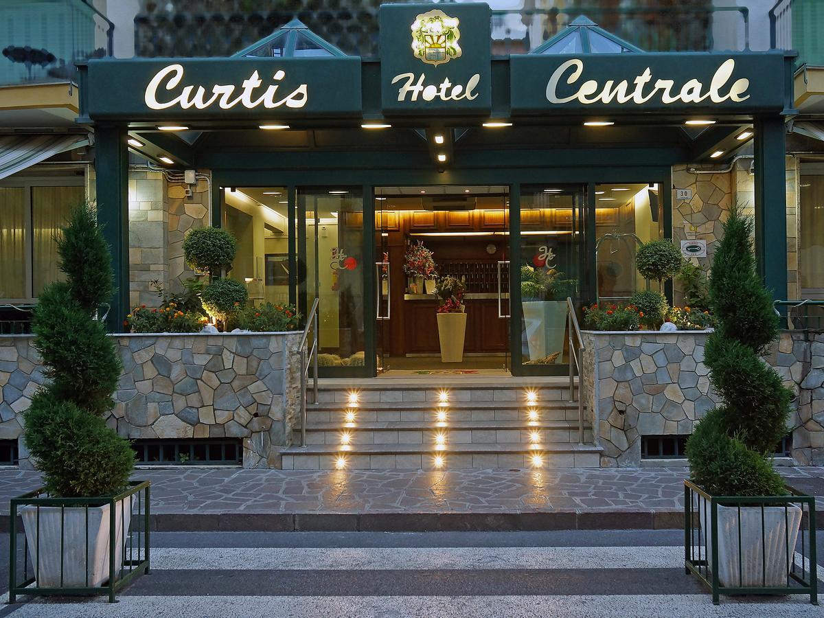 Hotel Curtis Centrale Alassio Dış mekan fotoğraf